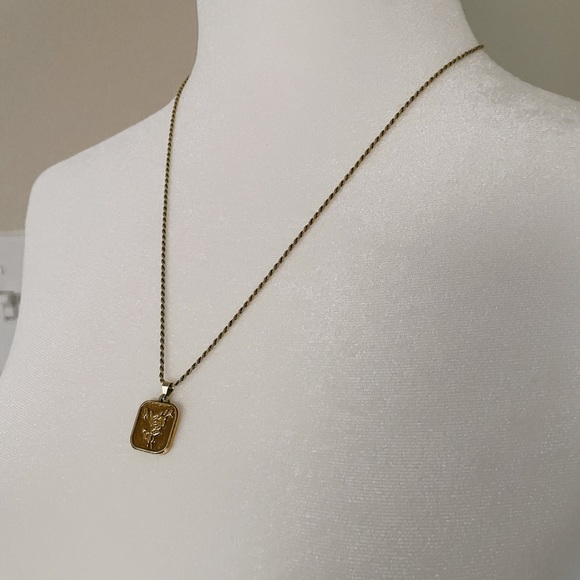 14k Gold Vermeil Nalin Studios Shiny Gold “Rose” Square Coin Medallion Necklace - Picture 8 of 10